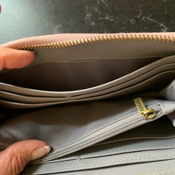 Fossil zippered wallet - Picture 5 of 6